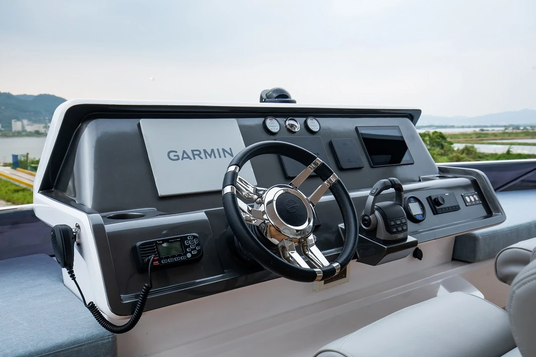 Oceanwalker S60 Center console