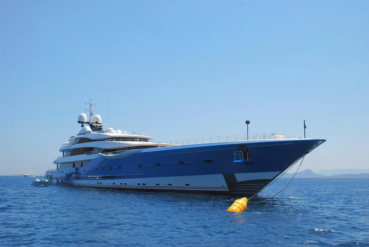 The yacht is sailing on the sea